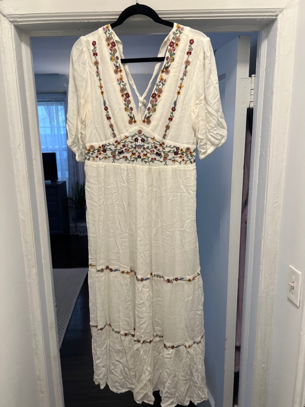 Baltic Born White V-Neck Maxi Dress - size large - Picture 3 of 5